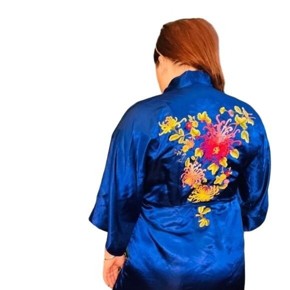 Golden Dragon vintage blue silk dragon robe made in china size Small - Picture 4 of 12